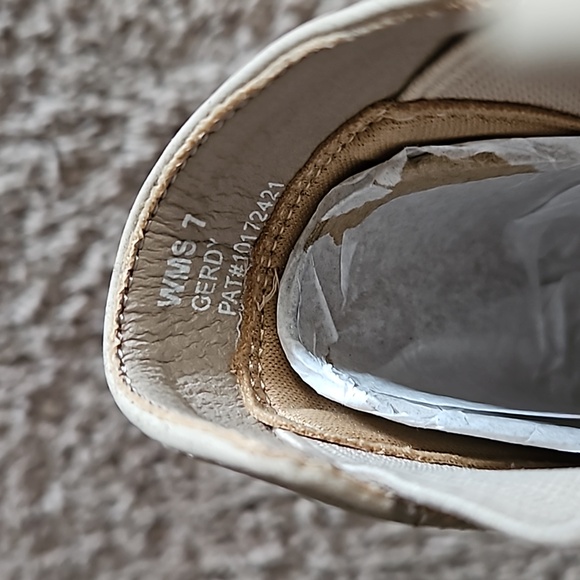 *NEW* DV by Dolce Vita Gerdy Wedge Bootie - Picture 9 of 13